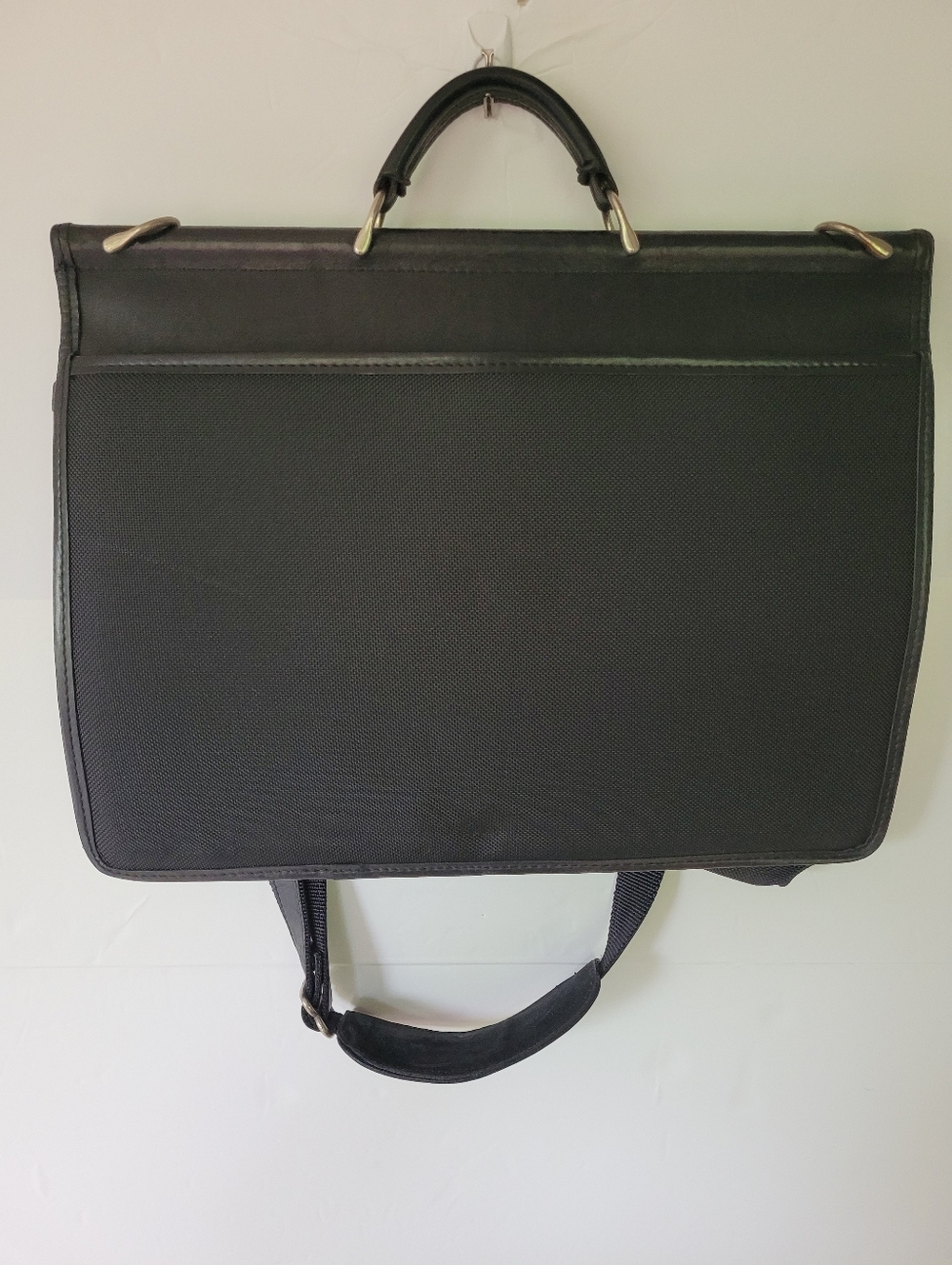 Jack Georges Classic Black Men's Shoulder Bag - Sleek Professional Carry - Picture 3 of 9